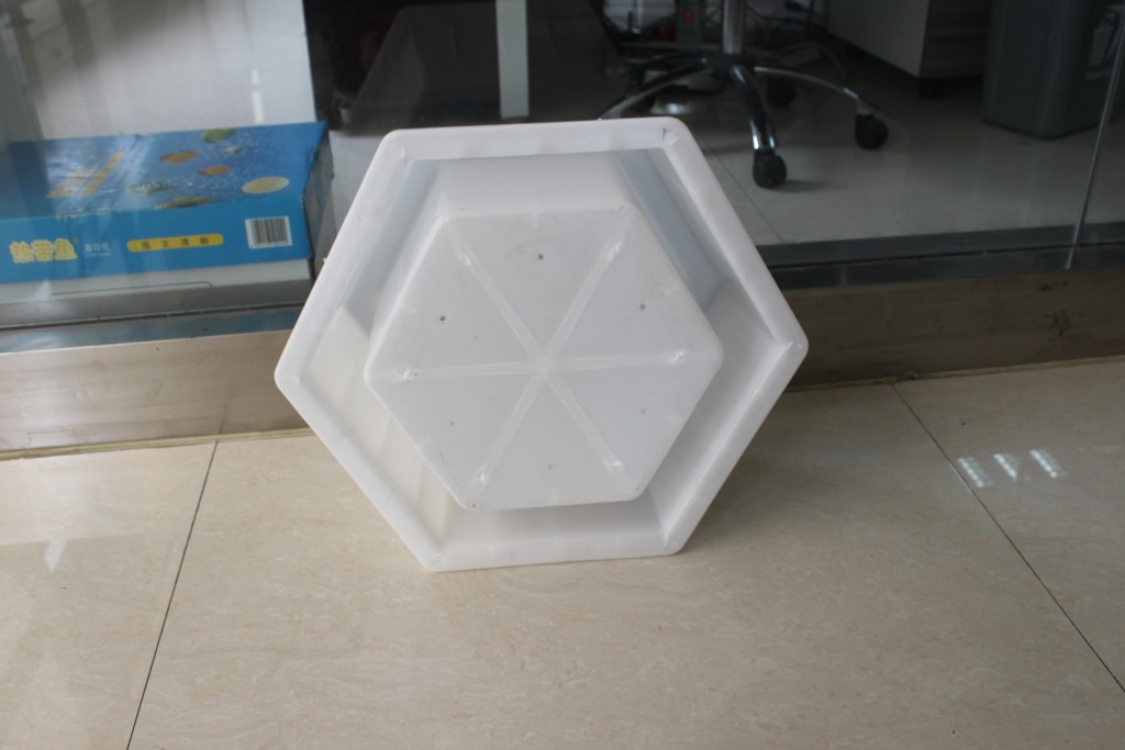 什么樣的六角塊護坡模具質(zhì)量才好？